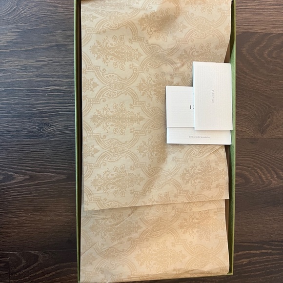 Men's Gucci Shoes - Picture 5 of 6